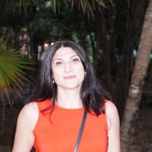 Meet your Posher, Cornelia